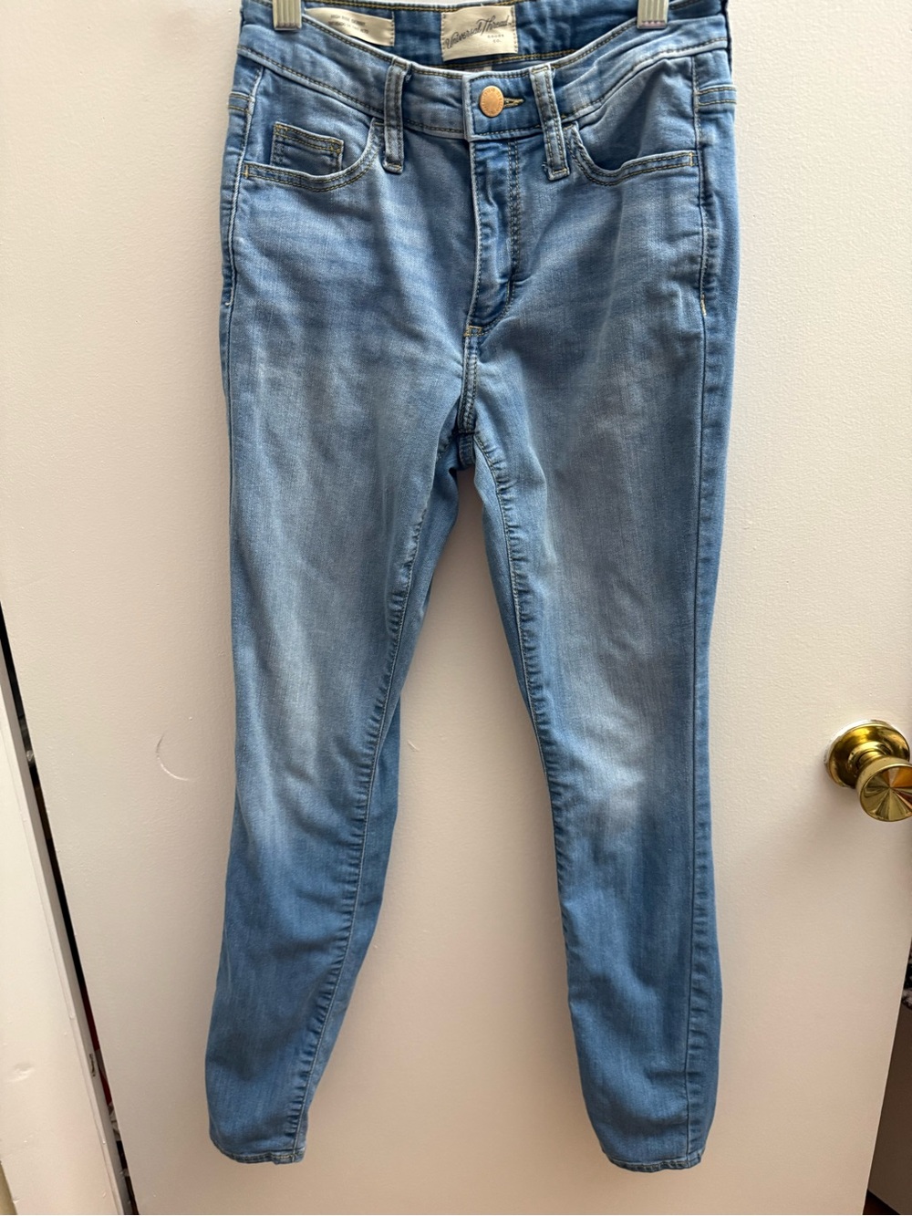 Light Wash High Rise Skinny Jeans